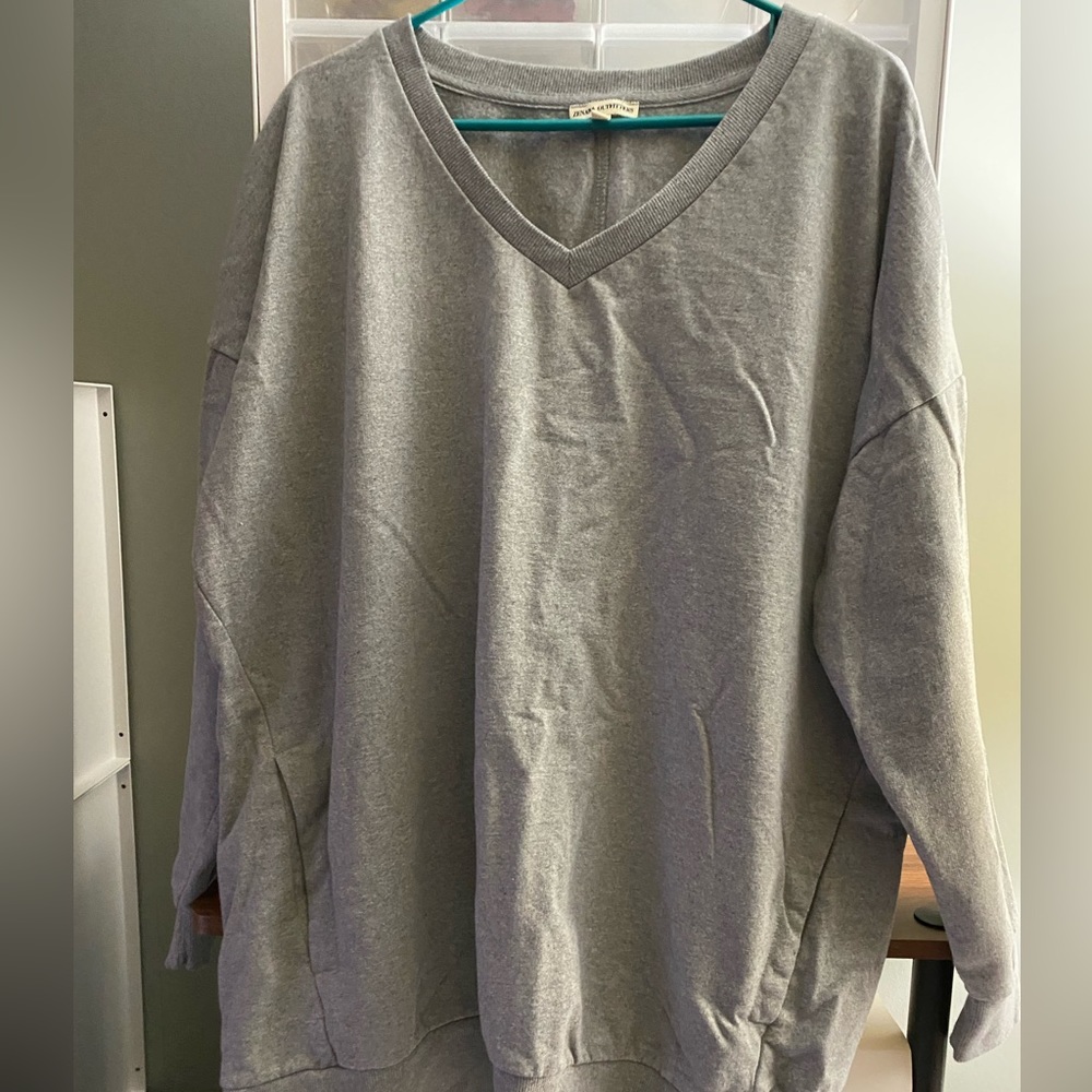 Sweatshirt